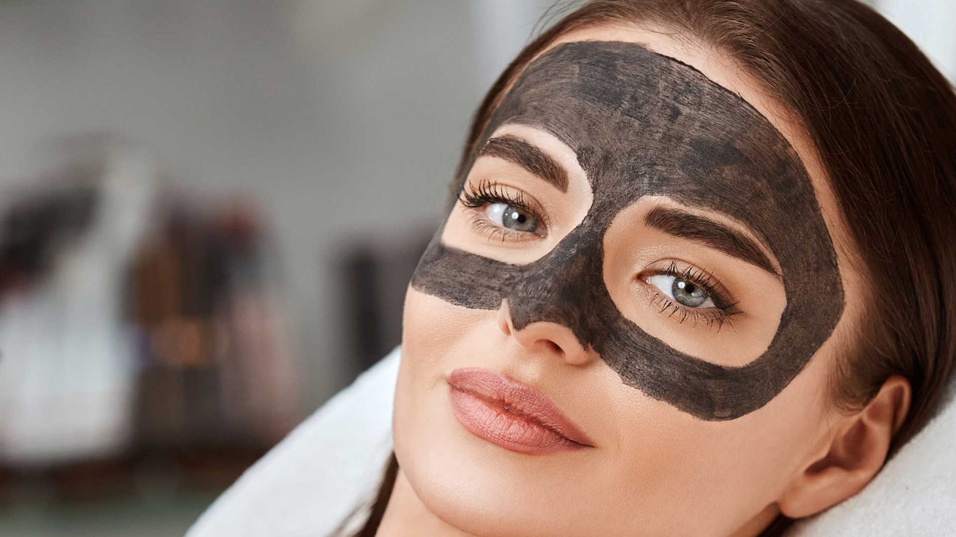 Hollywood black peel